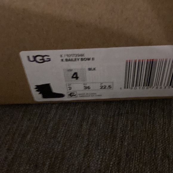 Black Uggs size 4 (brand new) - Picture 2 of 5